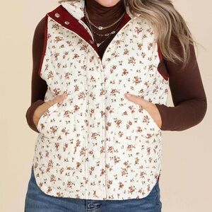 Blu Pepper Cream Floral Quilted Vest